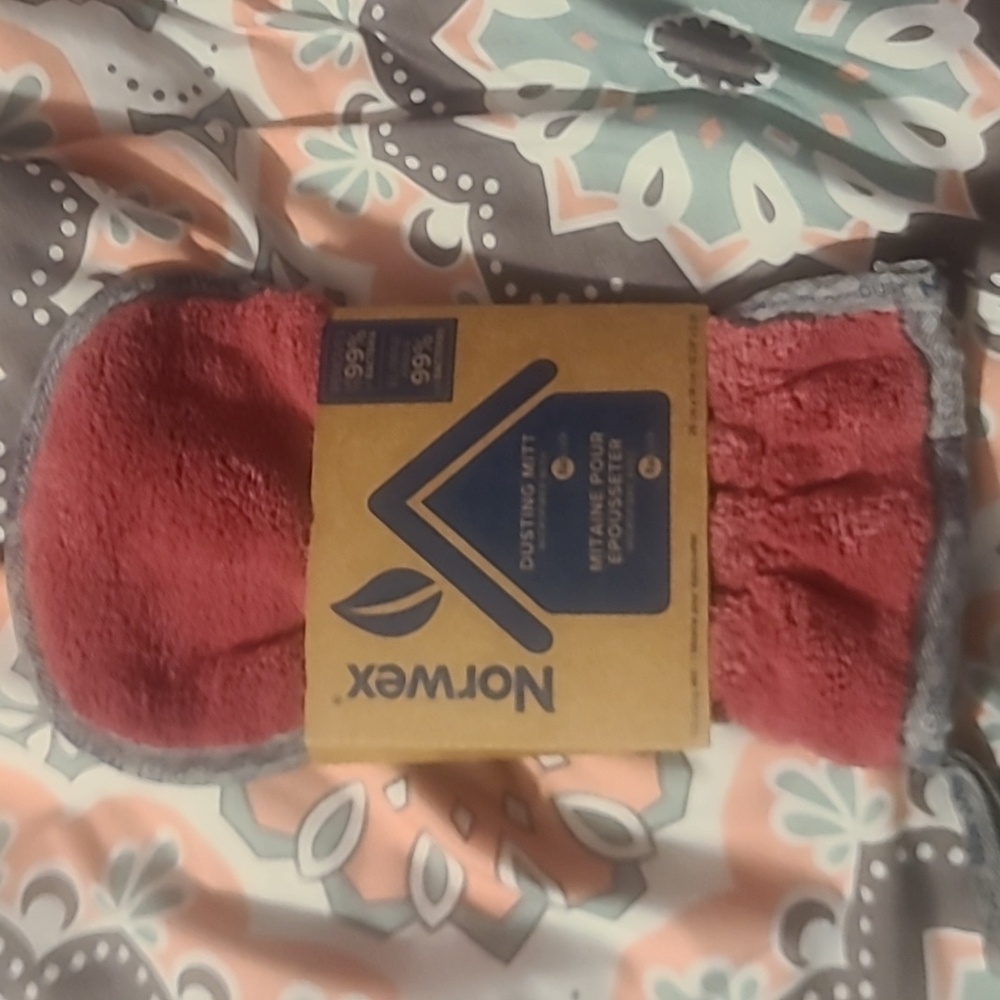 NWT Norwex Dusting Mitt